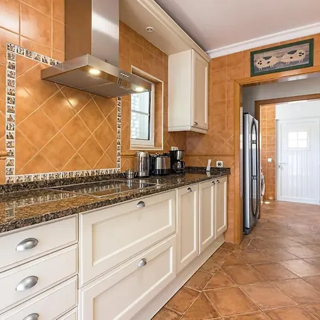 Villa New Amazing Private Near Falesia